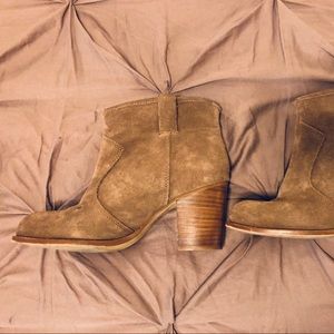 Splendid Pull-on Booties size 7